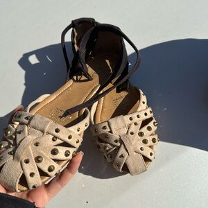 Andrea sandals
5.5 size